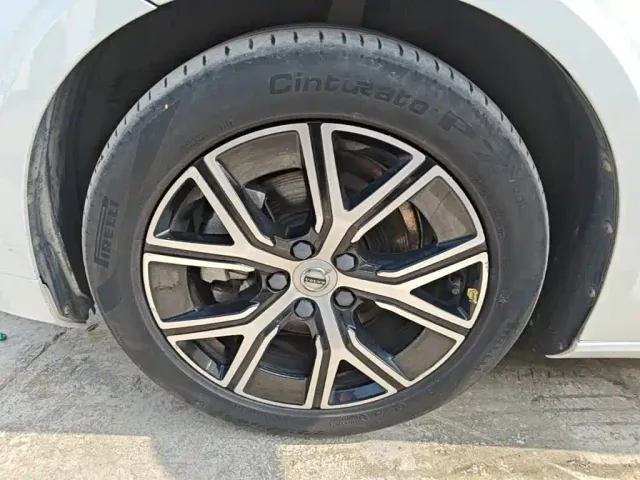 Volvo S60 — Фото автомобиля 22