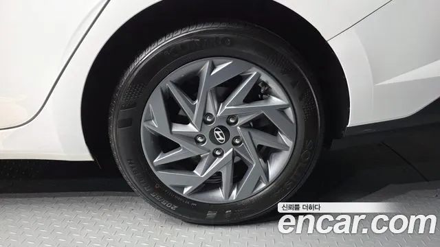 Hyundai Avante CN7 — Фото автомобиля 5