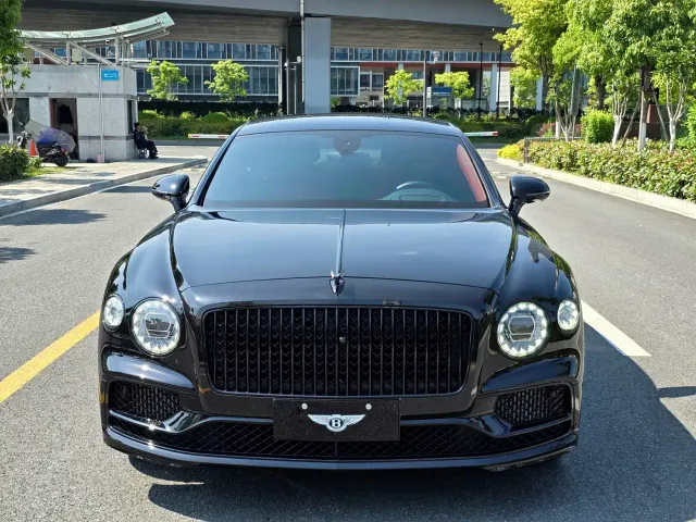 Bentley Flying Spur — Фото автомобиля 2