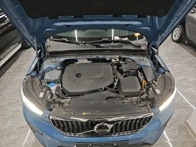 Volvo XC40 — Фото автомобиля 19