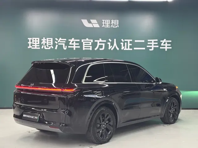 Li Auto L8 — Фото автомобиля 4