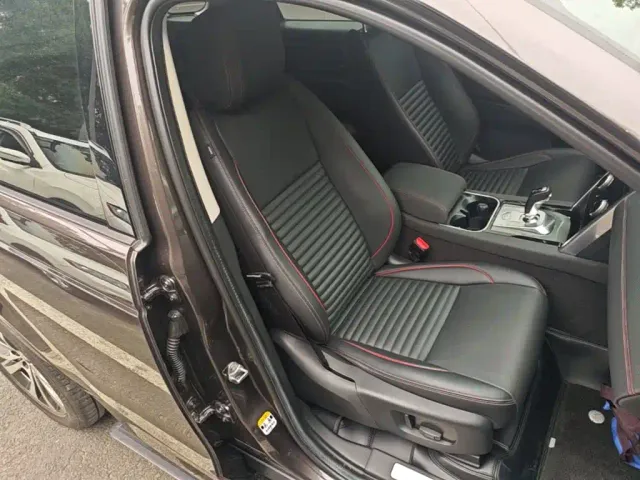 Land Rover Discovery Sport — Фото автомобиля 24