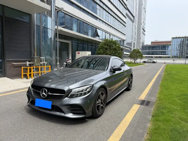Фотография автомобиля — Mercedes-Benz C-Class