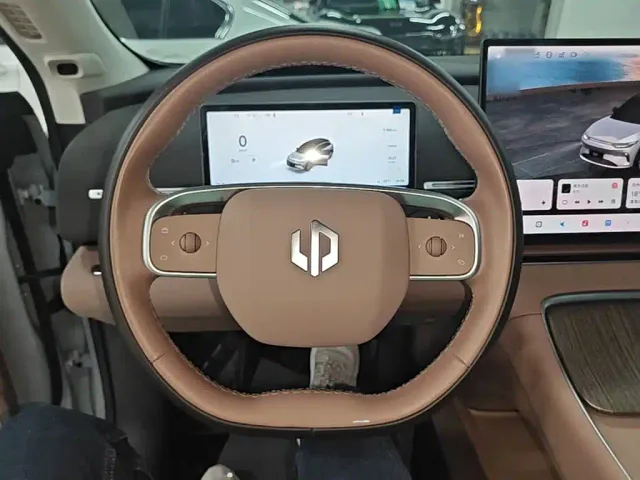 Leapmotor C11 — Фото автомобиля 10