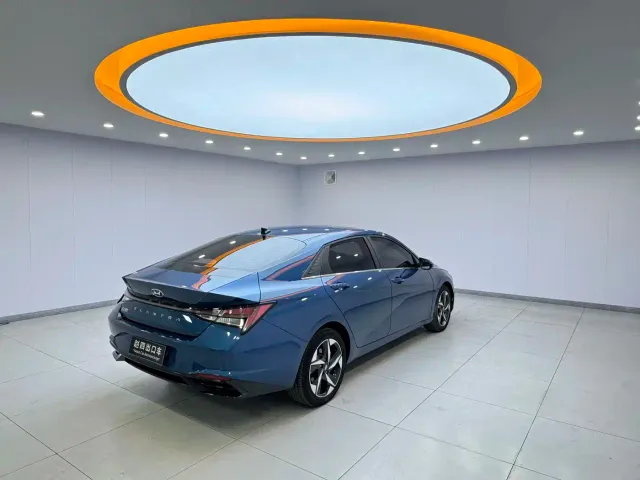 Hyundai Elantra — Фото автомобиля 6