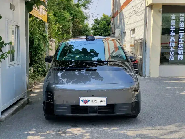 Li Auto MEGA — Фото автомобиля 2