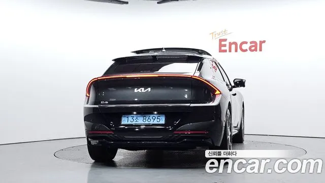 Kia EV6 — Фото автомобиля 4