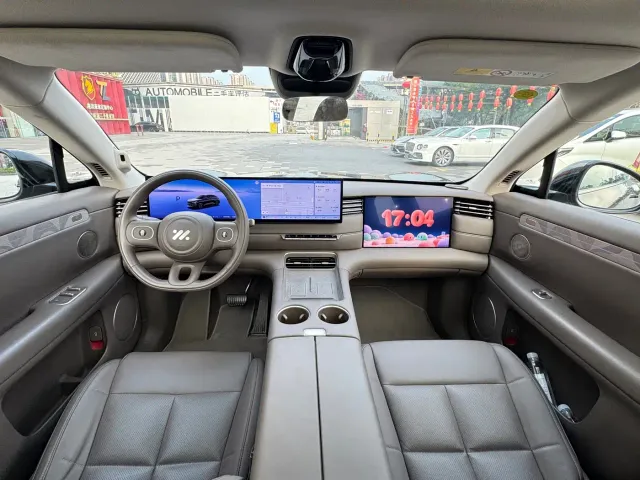 IM Motors LS6 — Фото автомобиля 9