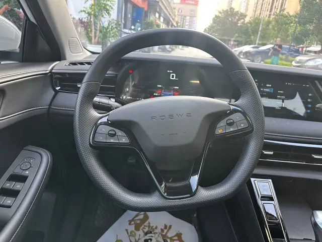 Roewe i5 — Фото автомобиля 6