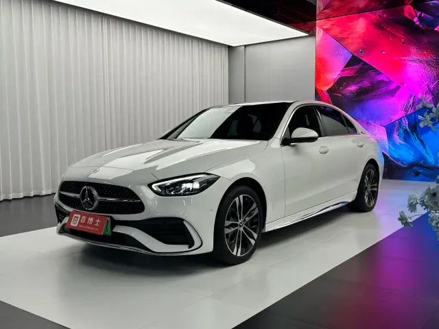 Фотография автомобиля — Mercedes-Benz C-Class