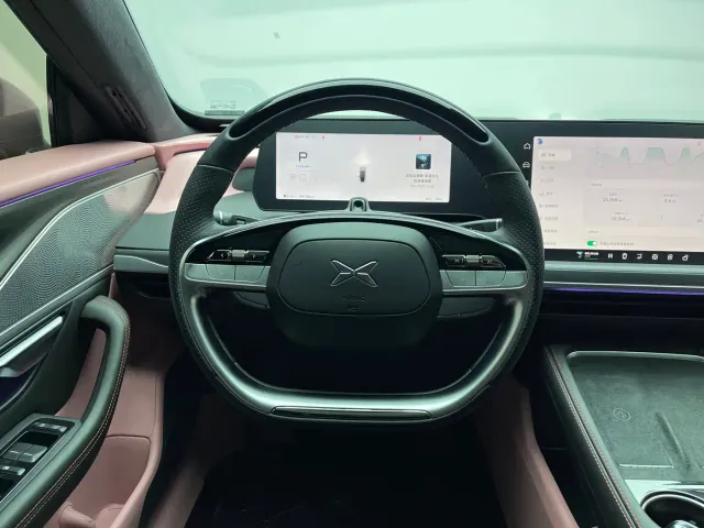 Xpeng P7 — Фото автомобиля 12