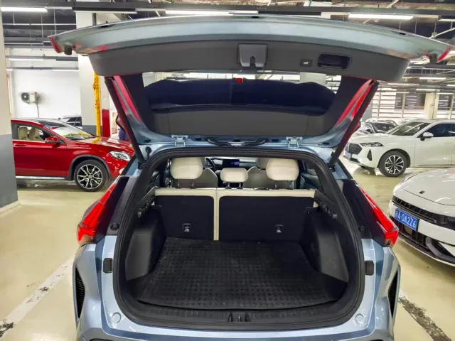 Geely Boyue — Фото автомобиля 17