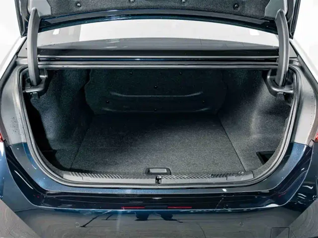 BMW i5 — Фото автомобиля 22