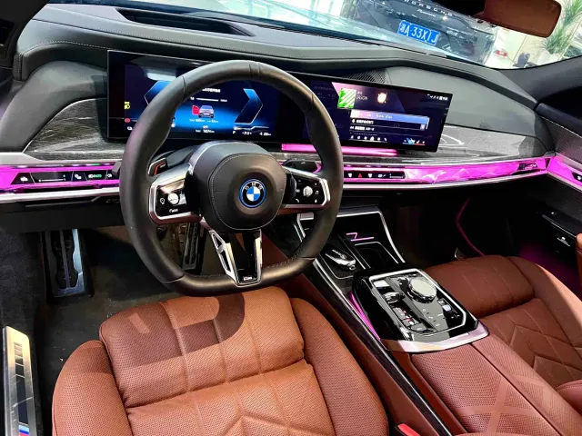 BMW i7 — Фото автомобиля 5