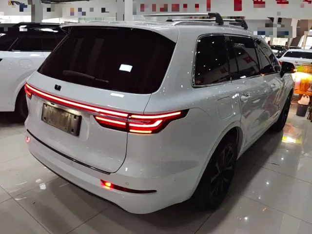 Li Auto ONE — Фото автомобиля 6