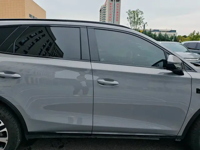BYD Tang — Фото автомобиля 21