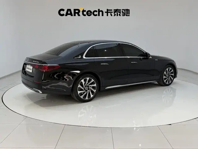 Mercedes-Benz E-Class — Фото автомобиля 5