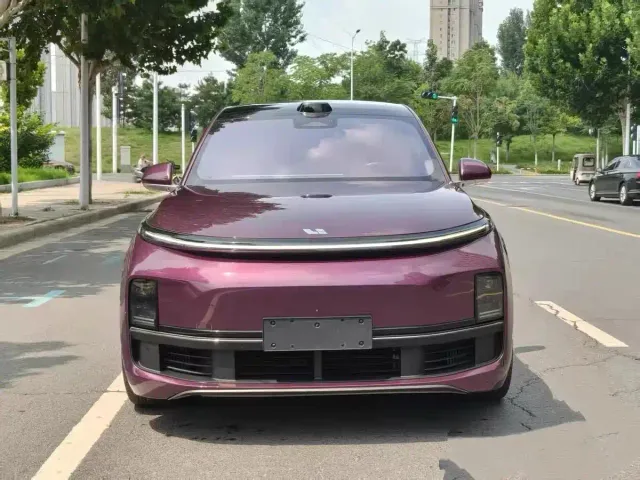 Li Auto L9 — Фото автомобиля 2