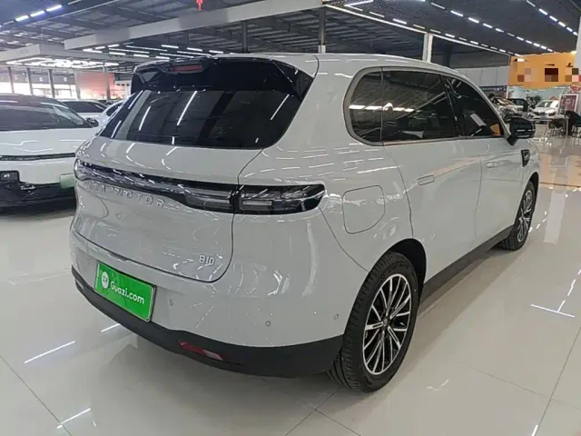 Leapmotor B10 — Фото автомобиля 6