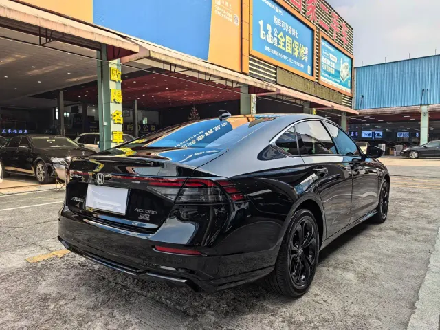 Honda Accord — Фото автомобиля 11