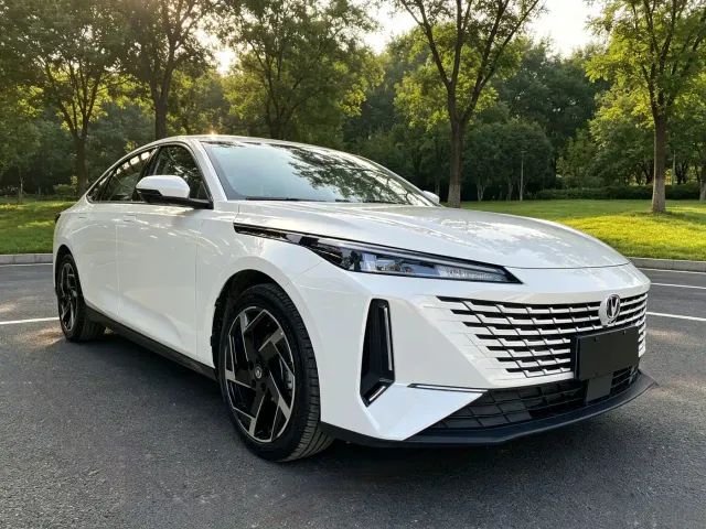 Changan Lamore — Фото автомобиля 3