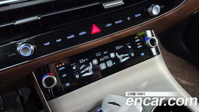 Genesis GV70 — Фото автомобиля 30