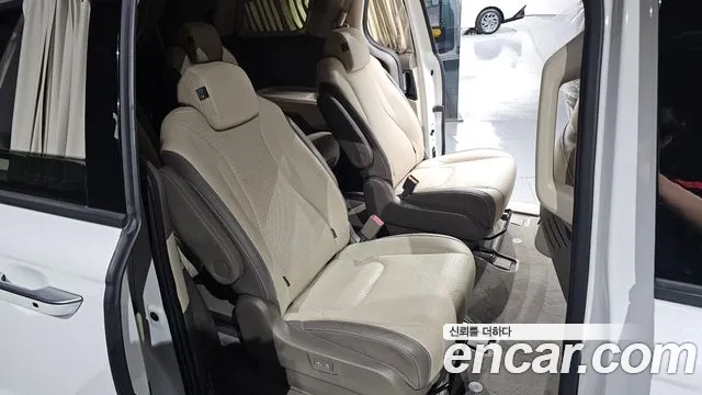 Kia Carnival 4th Gen — Фото автомобиля 11
