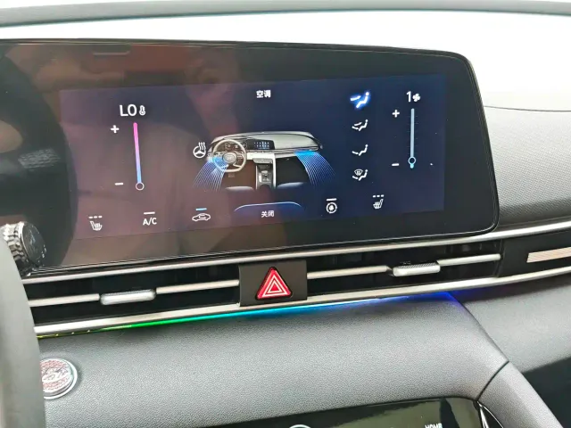 Hyundai Elantra — Фото автомобиля 9
