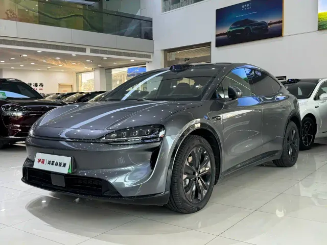 Фотография автомобиля — Luxeed R7