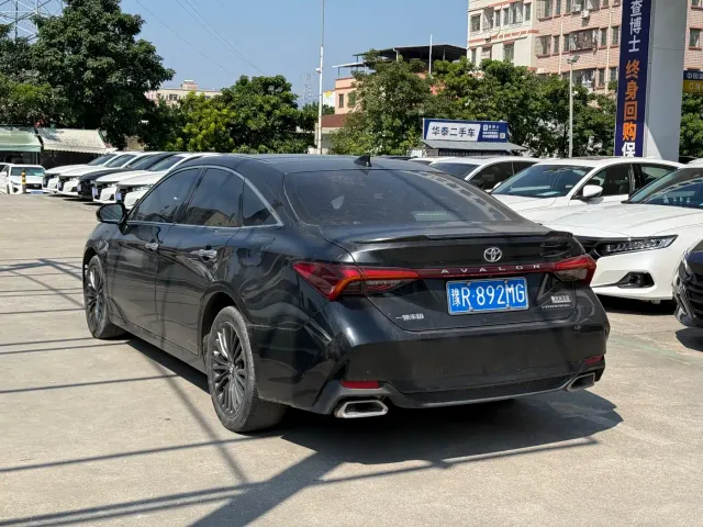 Toyota Avalon — Фото автомобиля 3
