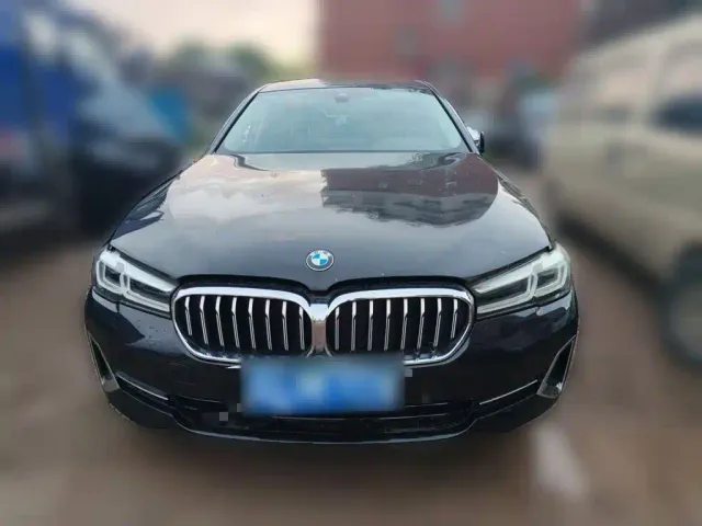 BMW 5 Series — Фото автомобиля 2