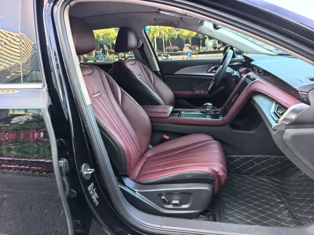 Hongqi H5 — Фото автомобиля 11