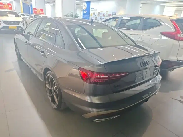 Audi A4L — Фото автомобиля 4