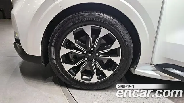 Kia Canival — Фото автомобиля 5