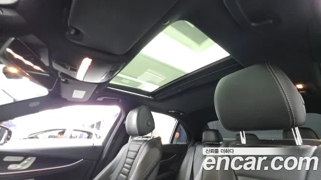 Mercedes-Benz E-Class — Фото автомобиля 5