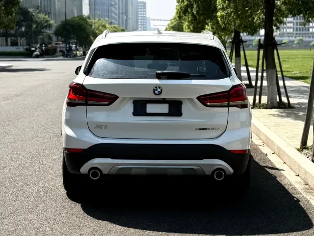 BMW X1 — Фото автомобиля 5