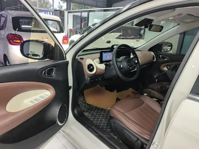Wuling Bingo — Фото автомобиля 15