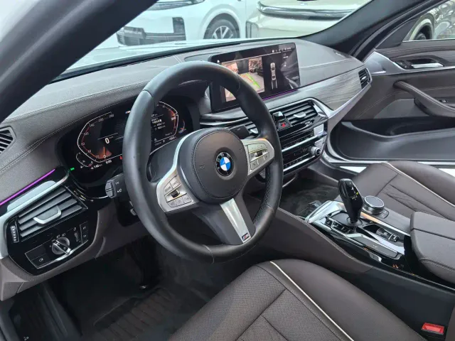 BMW 5 Series — Фото автомобиля 5