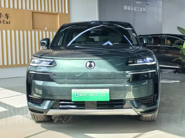 Denza Denza N9 2025 Flagship Model — Фото автомобиля 2