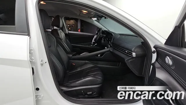 Hyundai Avante CN7 — Фото автомобиля 11