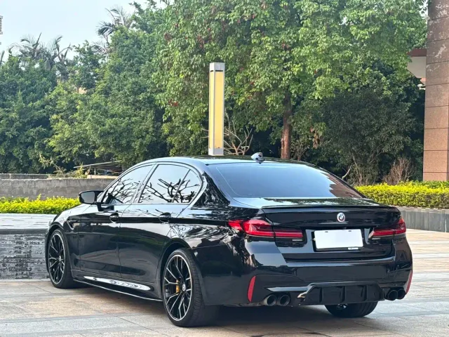BMW 5 Series — Фото автомобиля 7