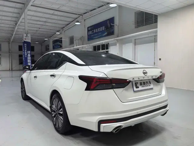 Nissan Teana — Фото автомобиля 6