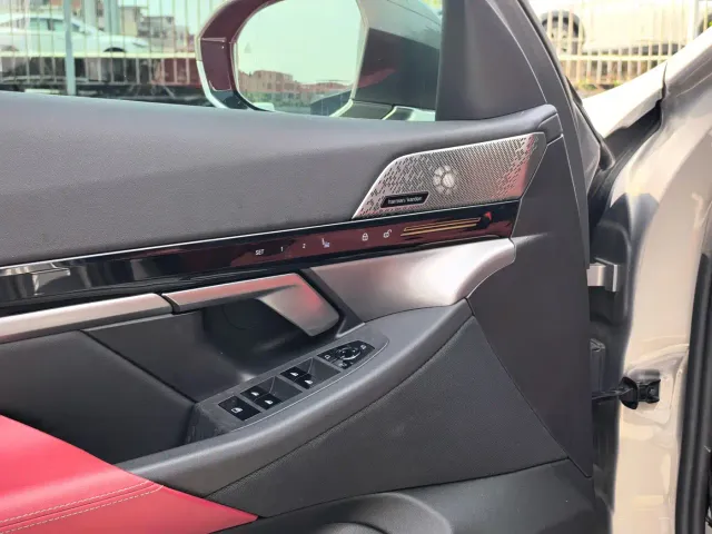 BMW 5 Series — Фото автомобиля 16