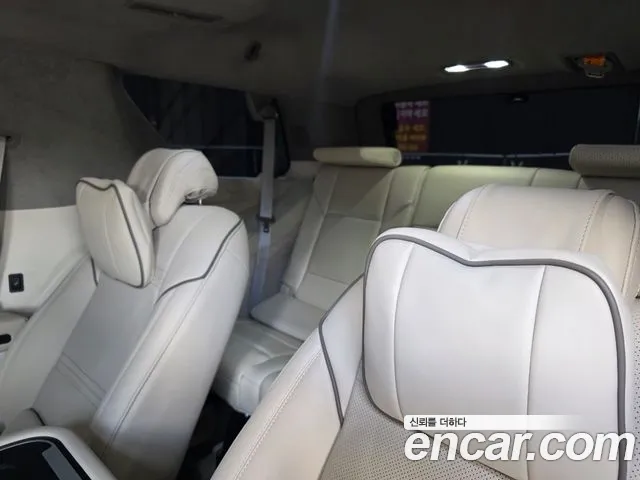 Cadillac Escalade Generation 5 — Фото автомобиля 10