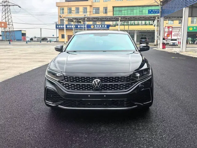 Volkswagen Passat — Фото автомобиля 2