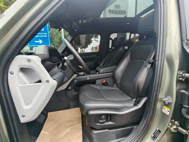 Land Rover Defender — Фото автомобиля 5
