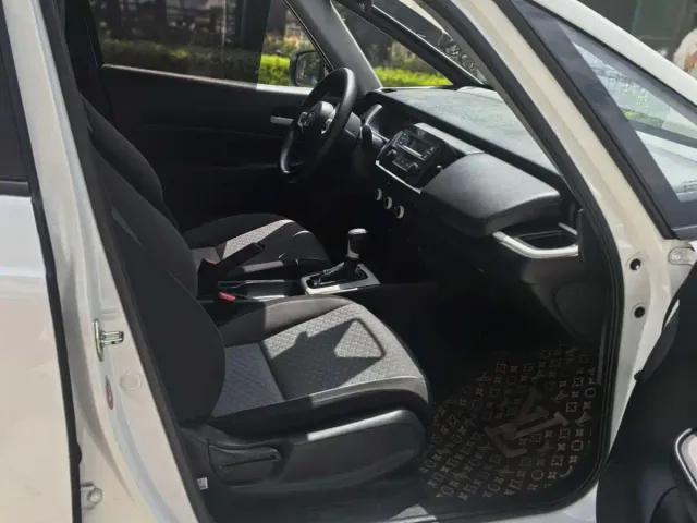 Honda Fit — Фото автомобиля 6