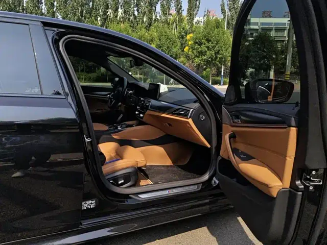 BMW 5 Series — Фото автомобиля 8