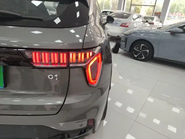 Lynk & Co Lynk & Co 01 2021 2.0TD 2WD Pro — Фото автомобиля 7