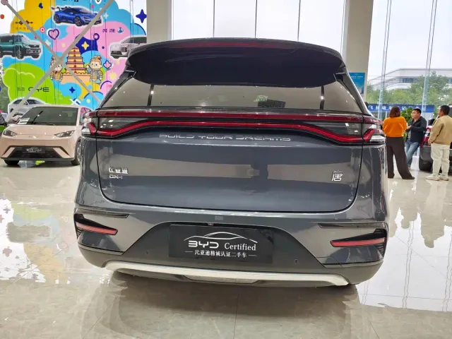 BYD Tang — Фото автомобиля 6